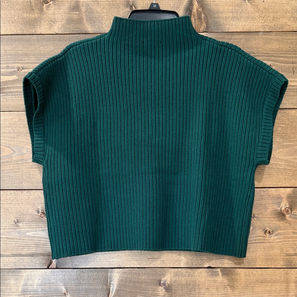 Entro Deep Green Turtleneck Crop Sweater - Picture 3 of 3
